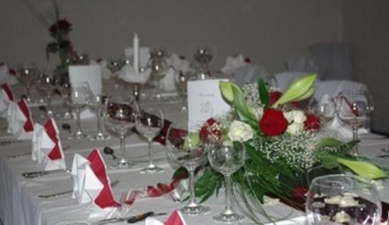 Land-Gut-Hotel Raeuber Lippoldskrug อัลเฟลด์ ภายนอก รูปภาพ